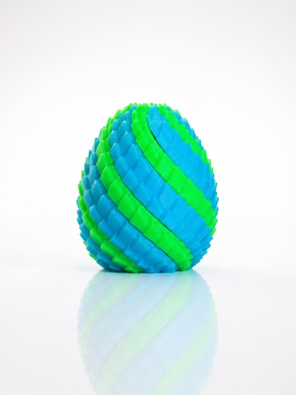Twisted 3D Egg Glow In The Dark